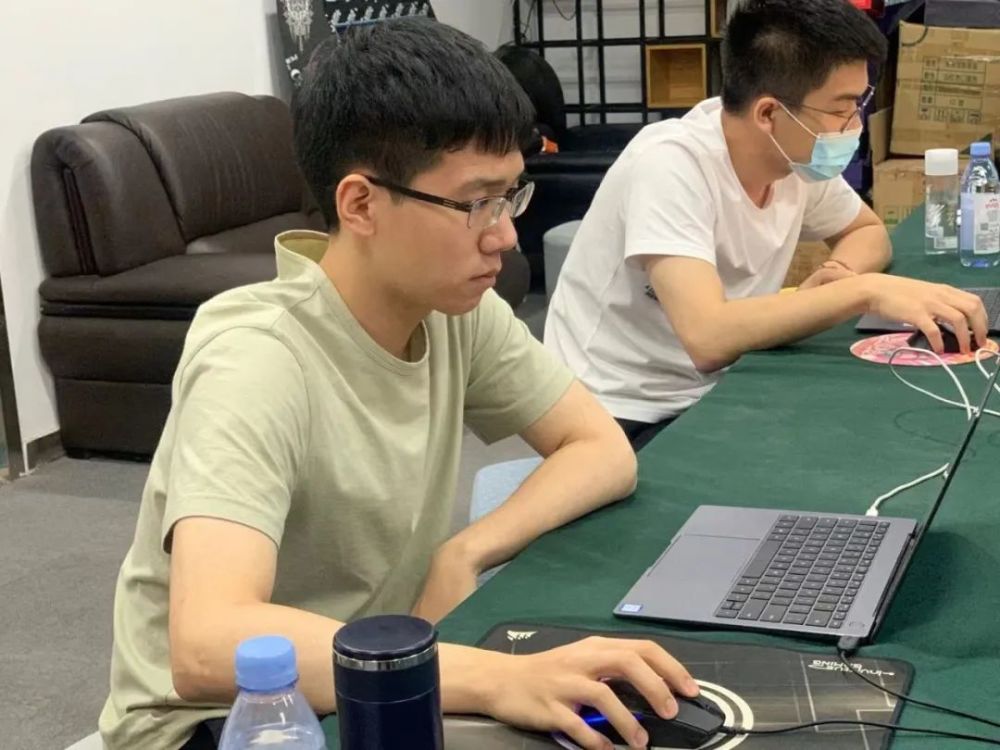 奥格斯堡门神零封领头羊  